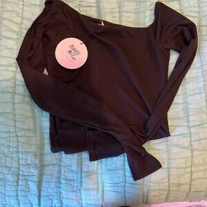 Black princess polly off the shoulder top